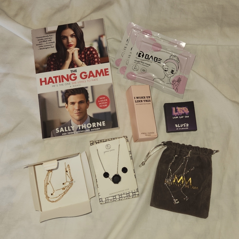 Women's beauty & jewelry box extravaganza!